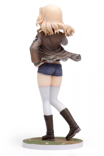 フィギュア ガールズ パンツァー 劇場版 ケイ パンツァージャケットver 1 8スケール Pvc製塗装済み完成品 ゲーマーズ フィギュア商品の総合通販